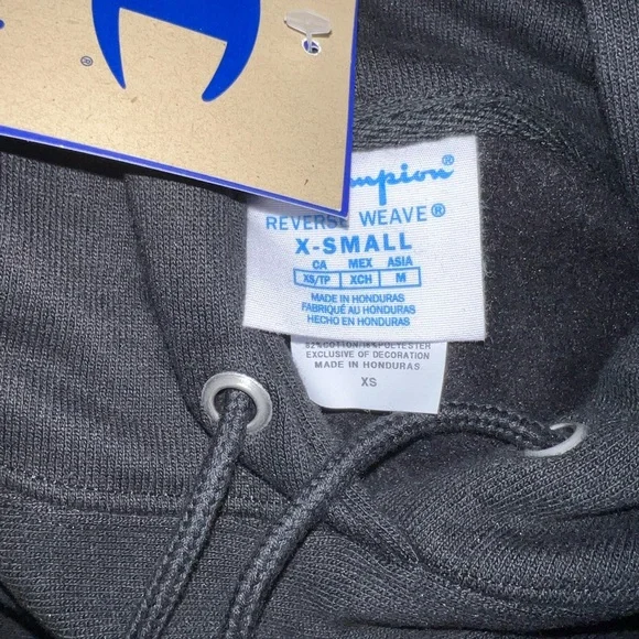 NWT Black Cropped Champion Pullover Hoodie - Picture 4 of 5